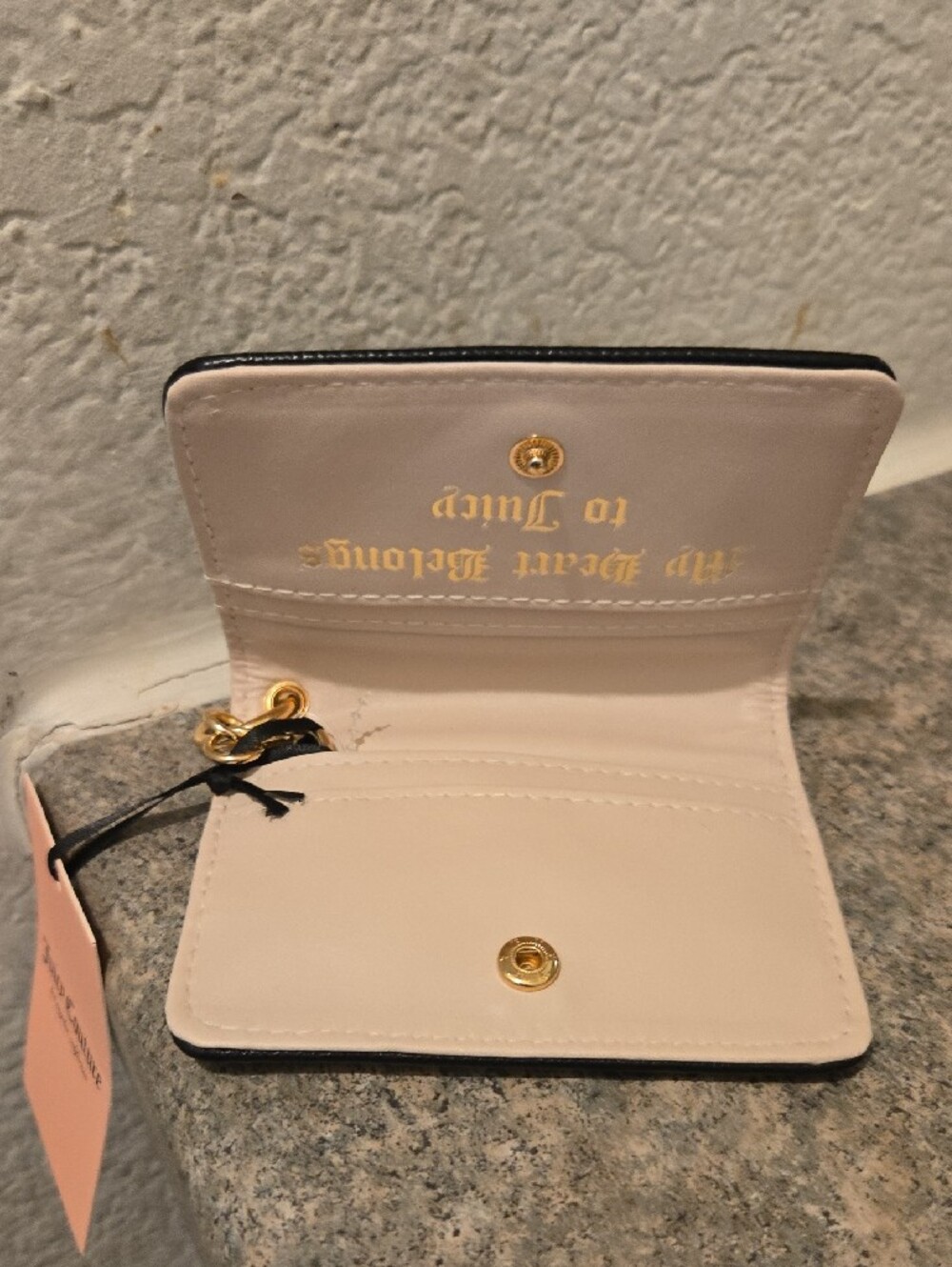 Juicy Couture Black Cardholder with Gold Logo and Pink Heart Charm NWT - Picture 3 of 3